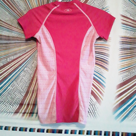 Under Armour "HeatGear" Womens Medium Exercise Tee - Picture 7 of 11